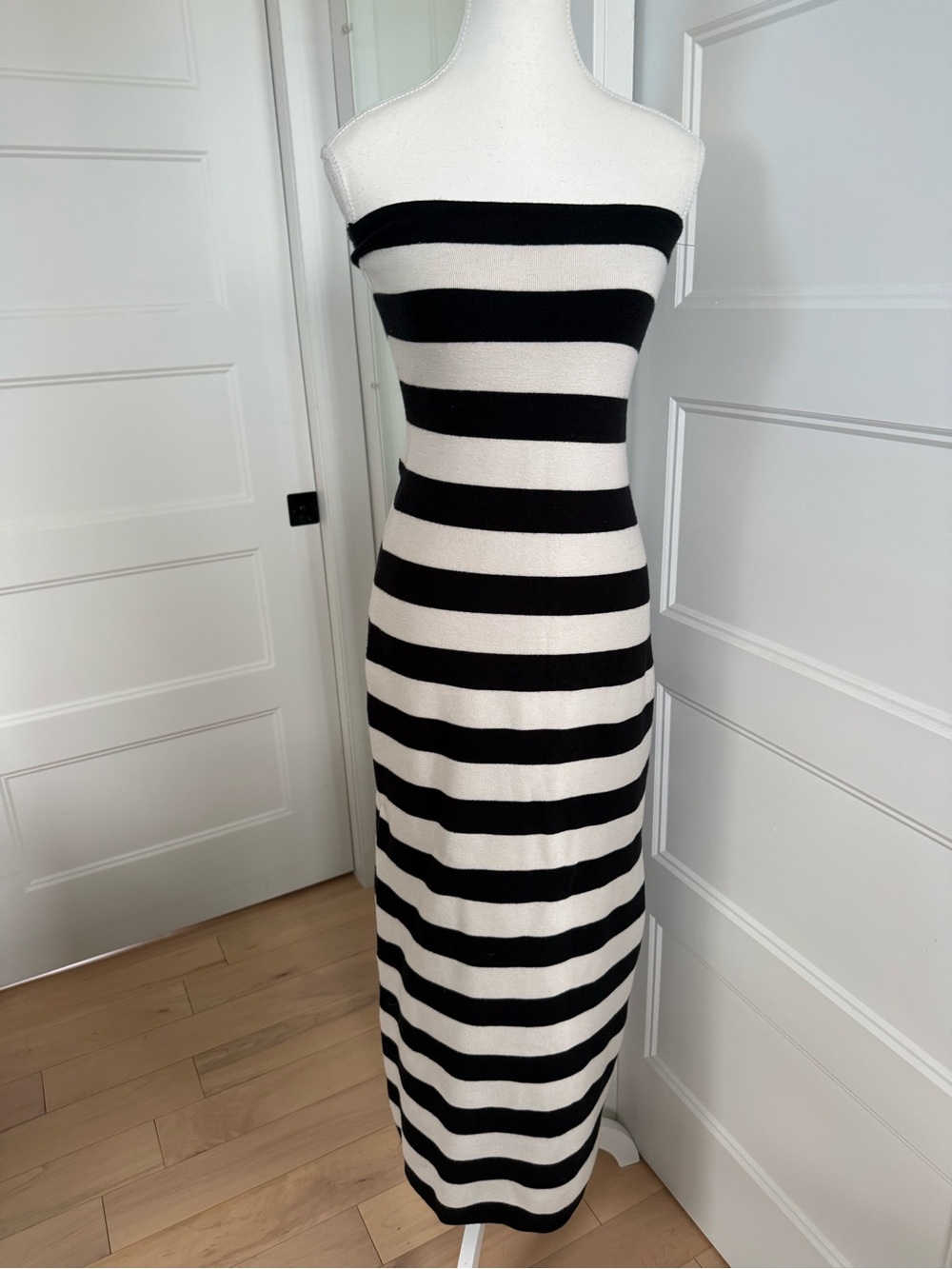 Abercrombie & Fitch Black and White Strapless Stripe Midi Dress